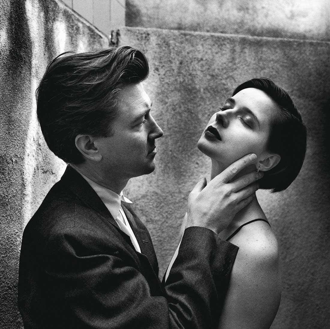 Helmut_Newton_David_Lynch_und_Isabella_Rossellini