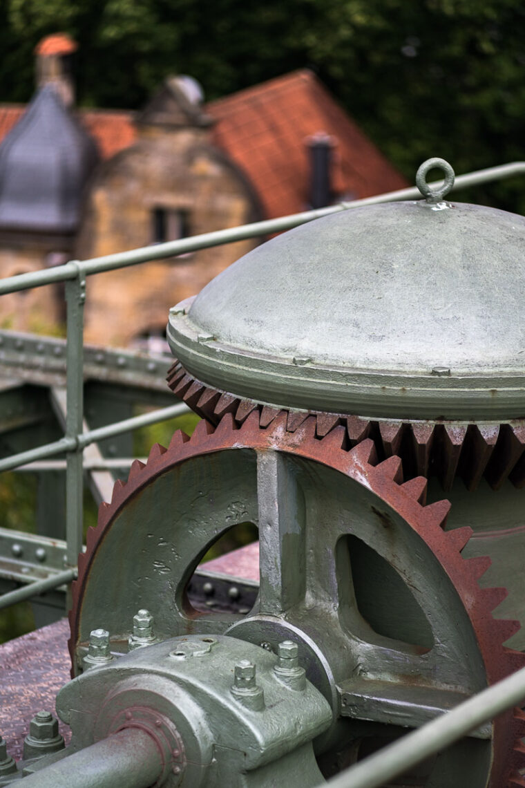 Spindelantrieb. Tour de Ruhr: Schiffshebewerk Henrichenburg