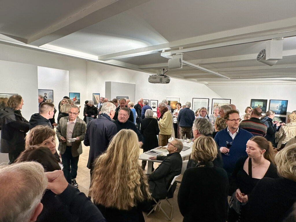 CAISPAR: Innovatives KI-Kunstprojekt feiert erfolgreiche Eröffnung in Greifswald