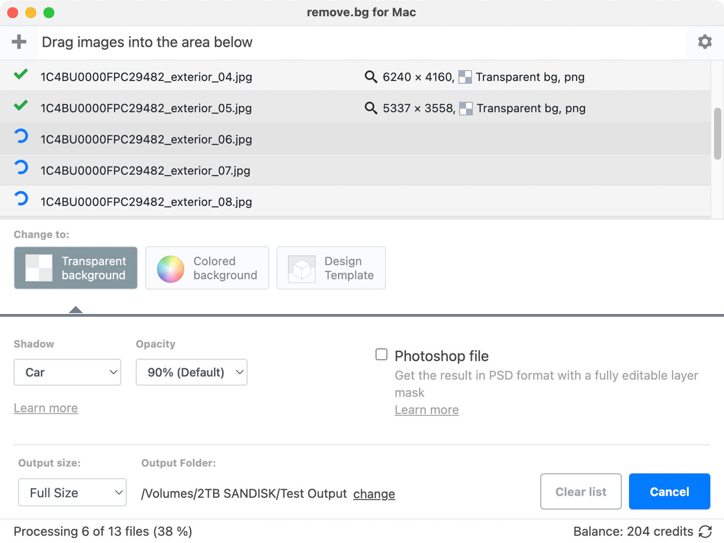 Auch Remove.bg bietet eine Desktop-App, mit der Sie Bilder hochladen, Optionen einstellen und den Bearbeitungsfortschritt verfolgen können. An der Verarbeitungsgeschwindigkeit öffnet sich gegenüber der Benutzung des Internetbrowser jedoch nichts – denn die App macht nur genau dasselbe wie der Browser.