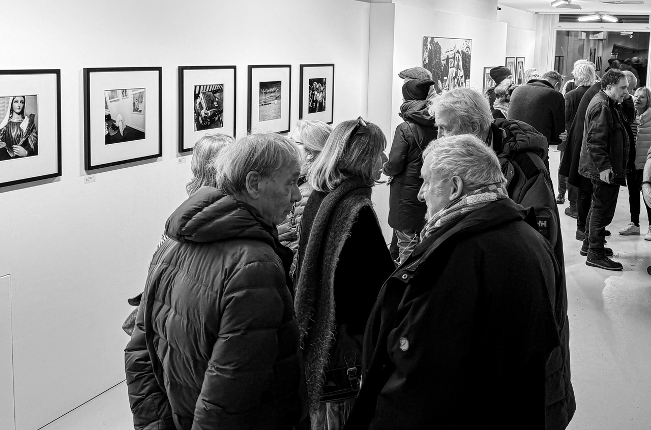 Bei der Vernissage der Ausstellung