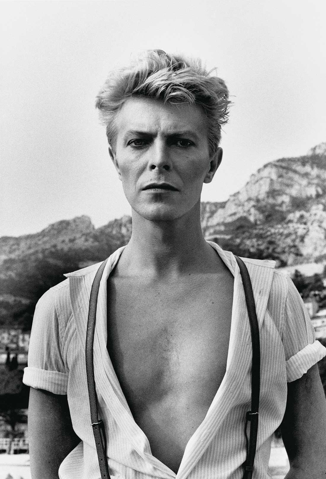 Helmut_Newton_David_Bowie