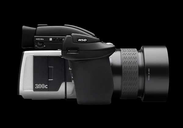 Garantiert den Stich beim Kamera-Quartett: Die Hasselblad H5D-200c mit Multishot-Rückteil kann aus mehreren Aufnahmen ihres 50-MP-Mittelformatsensors Bilder mit 200 Megapixeln berechnen