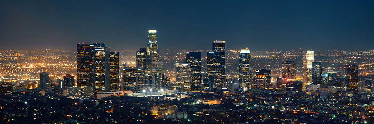 Los Angeles downtown buildings at night: Zwergplaneten-Aktion für Photoshop