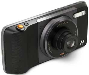 photokina 2016 und die Zukunft 02 Hasselblads „True Zoom“ Kamera mit 10fach-Zoom verbindet sich magnetisch mit einem Motorola-Smartphone.